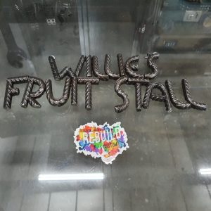 willies fruit stall sign
